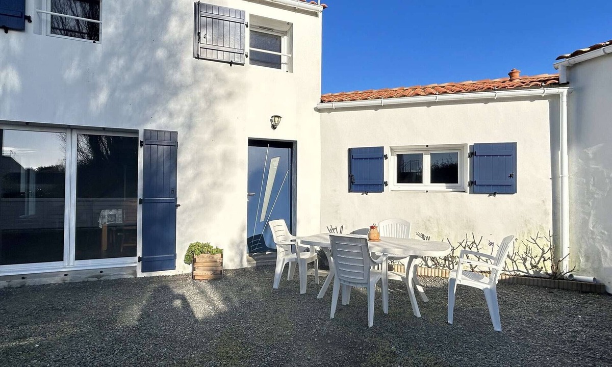 Barbatre House | Charming 3BR Home Near Beach with Private Garden, Parking, and BBQ