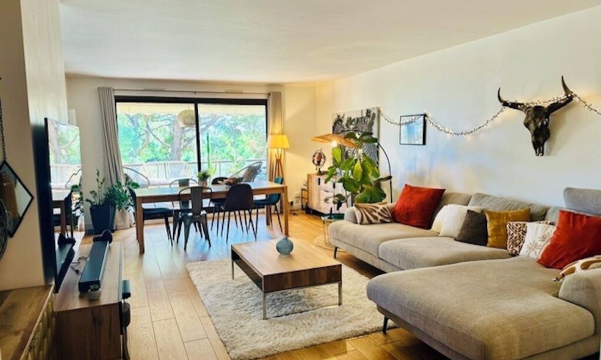 Fabron Apartment | Charming 4-5 rooms in a quiet location-seaviews-Pool-5 min from beaches-Tramway access