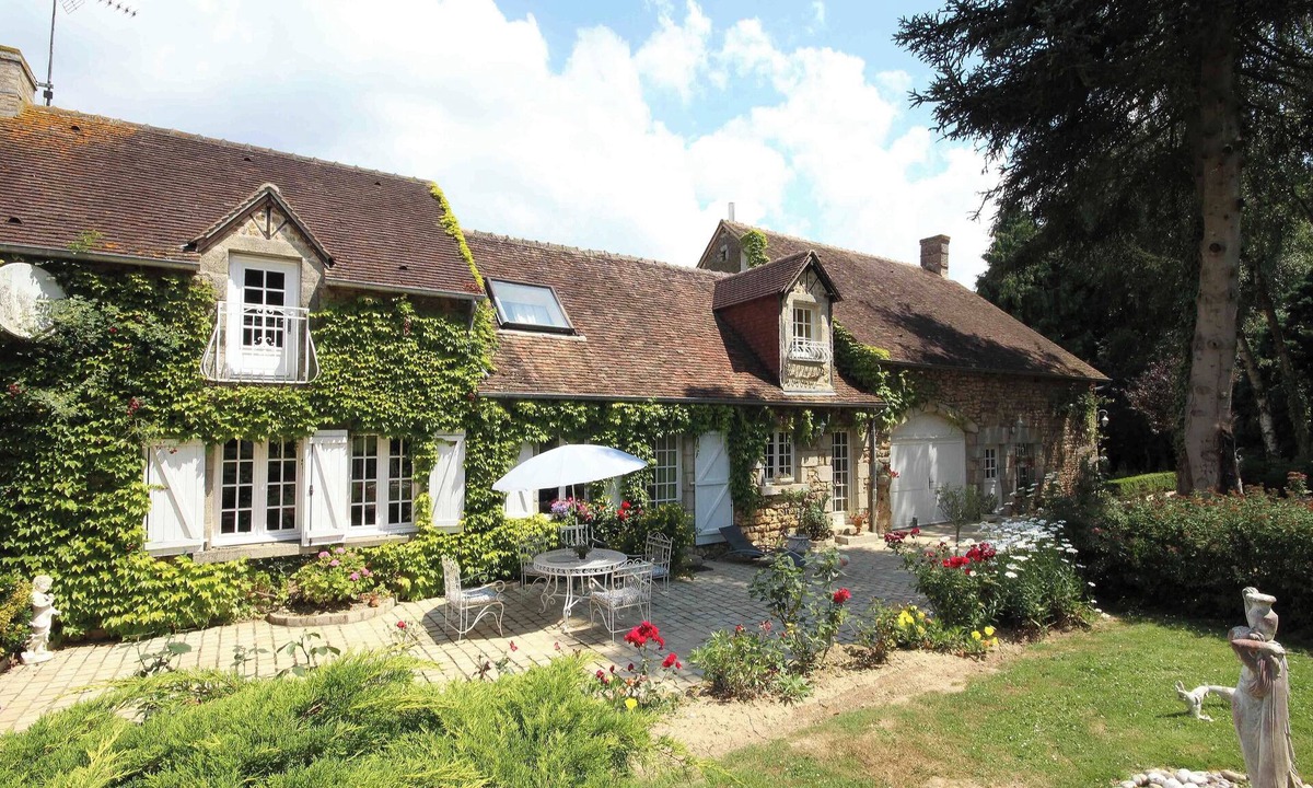 Pace Hotel | Charming bed and breakfast near the town of ALENCON 6 KM