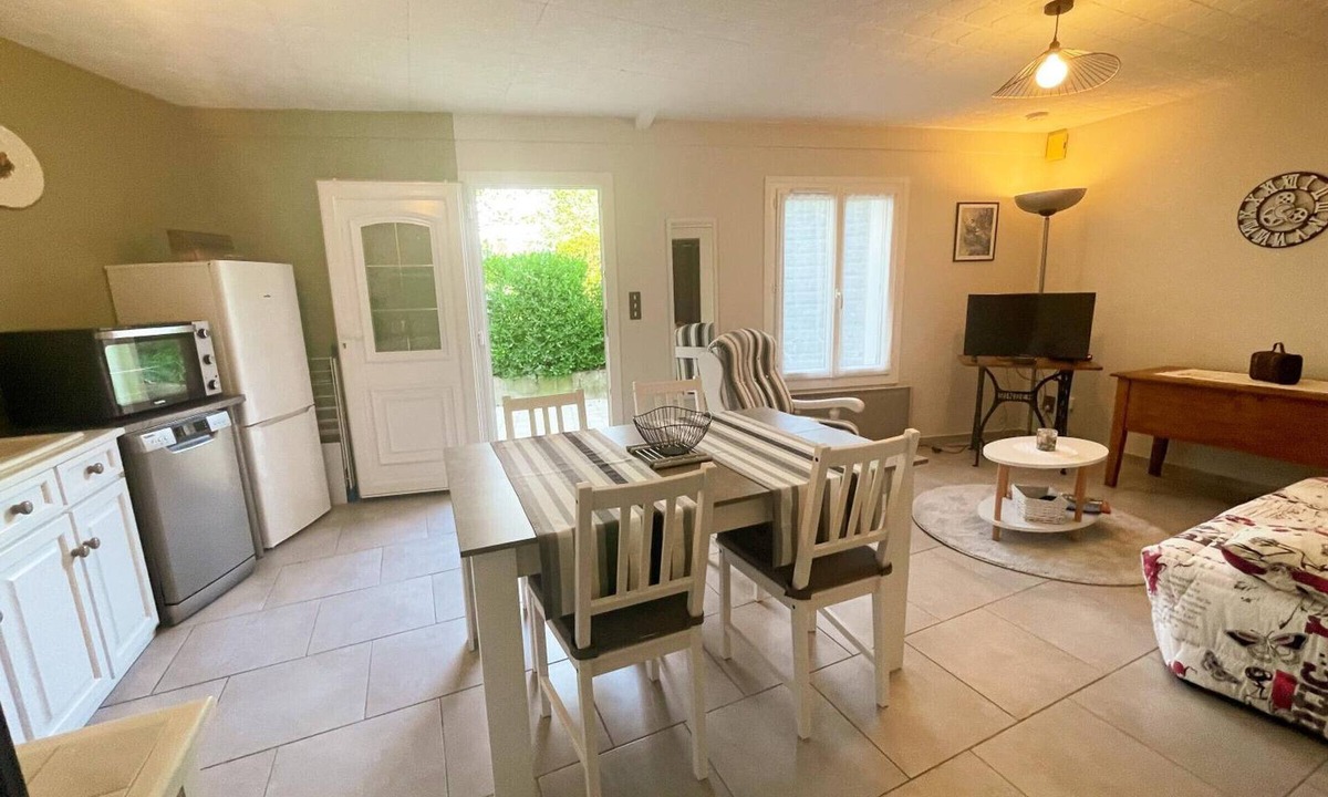 Montbazon Cottage | Charming cottage in Montbazon with terrace, garden, and parking