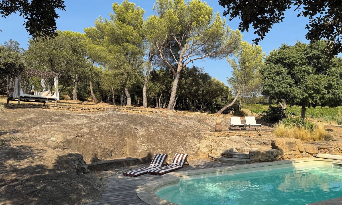 Beaumes-de-Venise Villa | Charming farmhouse in Provence, rock-side pool, ideal for large families