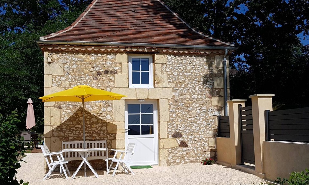 La Fagette Cottage | Charming Stone Cottage with Jacuzzi & Bikes in Vézère Valley
