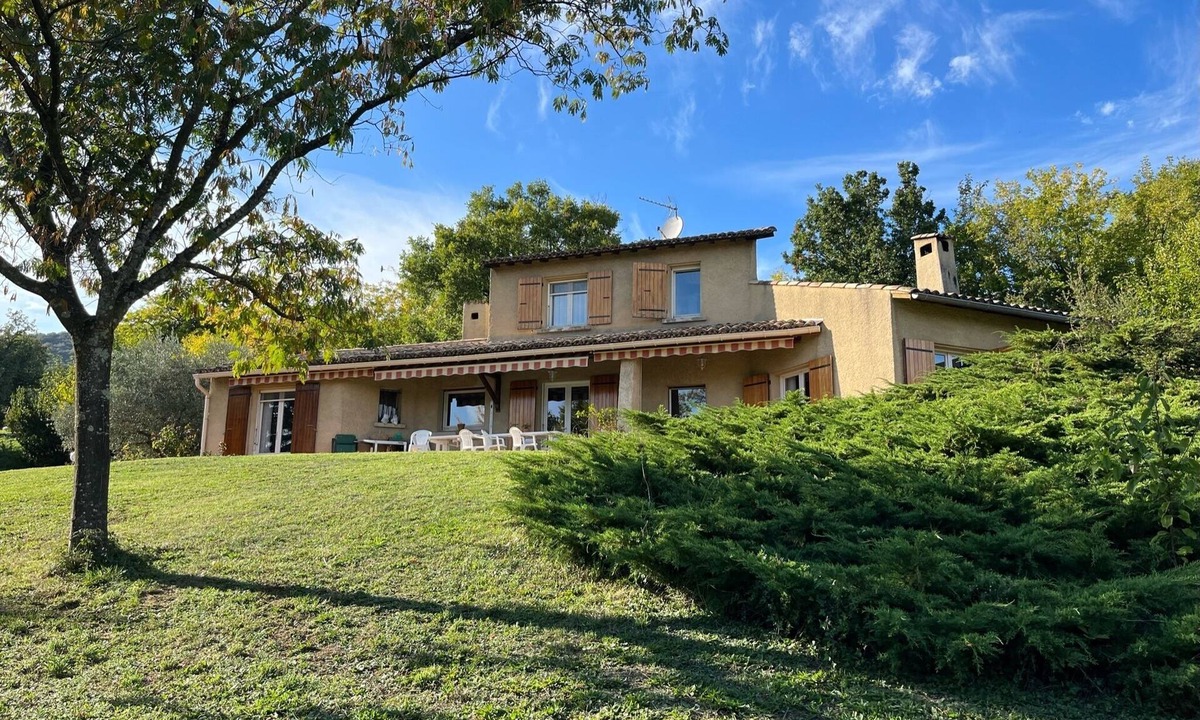 Saint-Georges-les-Bains Villa | Clos de L'olivier, a 200m2 family house, overviewing Rhone Valley and Drôme!