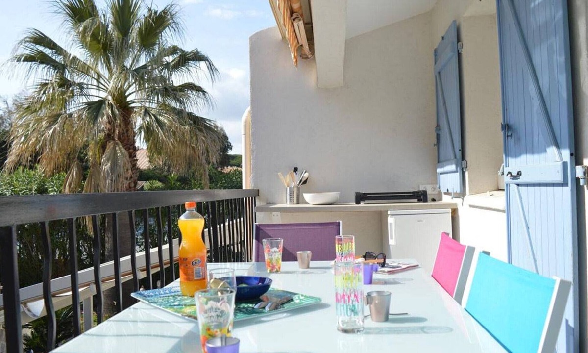 Sainte-Maxime Apartment | Comfortable Apartment for 4 Near Beach in Sainte-Maxime