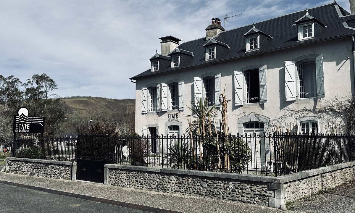 Aramits House | Cottage in Historic House "Etape En Barétous" with Private Terrace, Private Garden and Wi-Fi