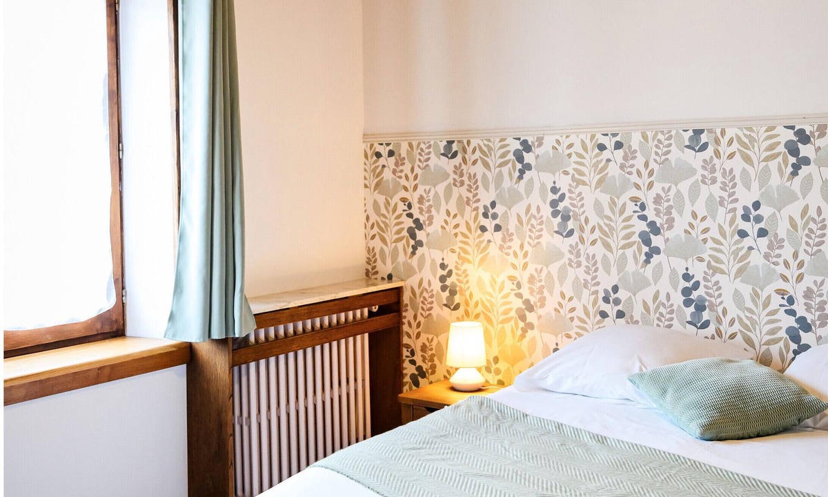 Chenou Cottage | Cottage 'Le Prunier' with Shared Garden and Wifi