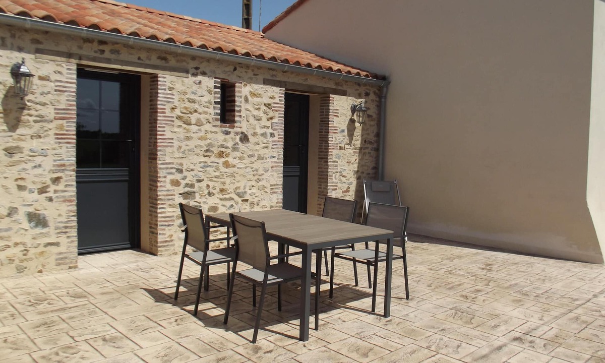 Saint-Prouant House | cottage "straw of yesteryear" 4 to 5 people near the PUY DU FOU in St Prouant