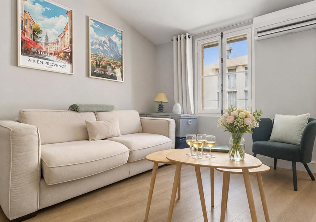 Aix-en-Provence Historic Centre Apartment | Coup de cœur T2 Cosy & rénové dans le Vieux Aix