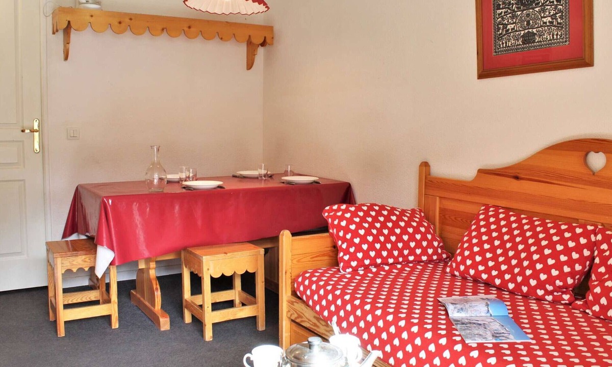 Risoul Apartment | Cozy 2-Room Apartment with Ski-In Access, Sleeps 6, Pet-Friendly – Risoul 1850