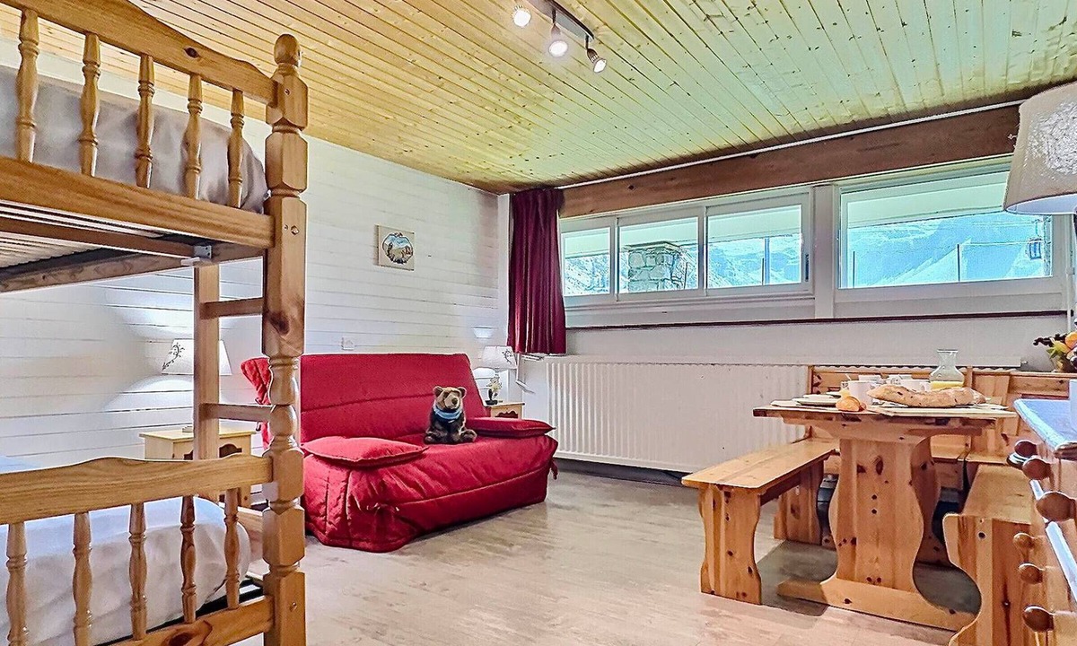 Tignes le Lac Apartment | Cozy 4-Person Apt in Tignes Le Lac - Ski-In/Ski-Out, Close to Amenities