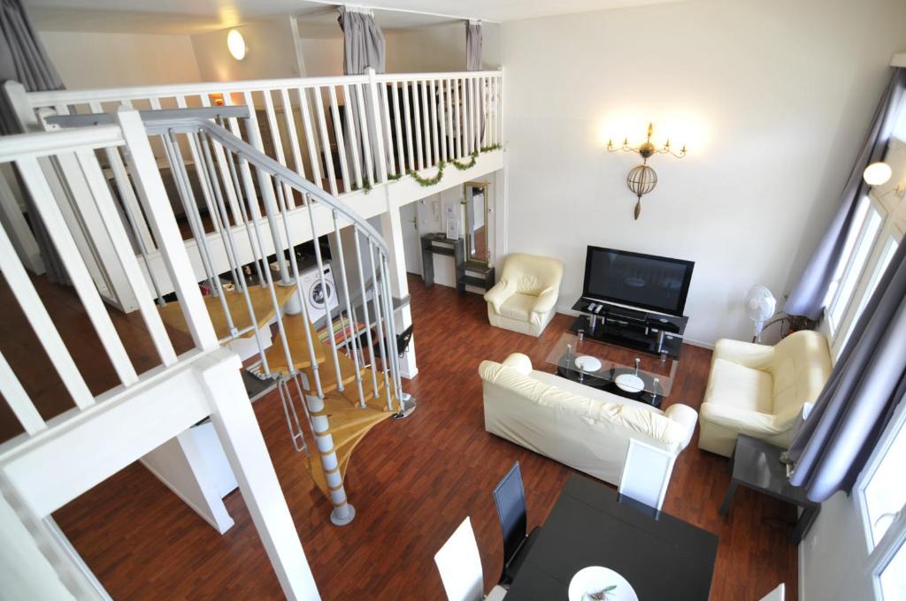 Saint-Cyr-l'Ecole Apartment | Creativ Appart