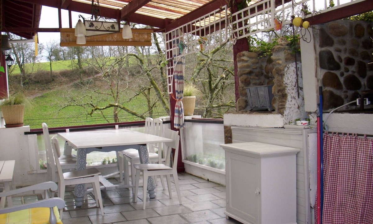 Garindein House | detached house in the countryside calm nature hiking pathuperb region