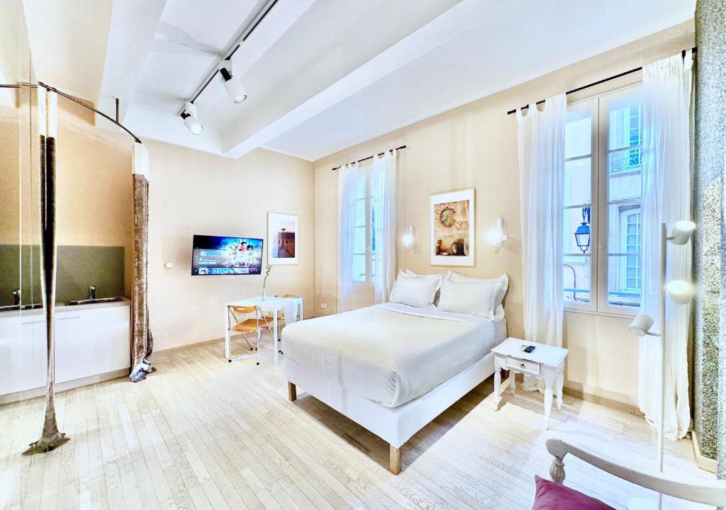 Mazarin Quarter Apartment | Èrsextius, SH, Aix-en-Provence