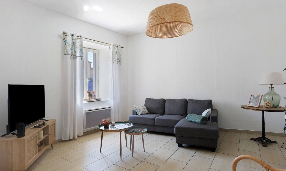 Saint-Martin-de-Villereglan House | Family Home La Villa Cecile