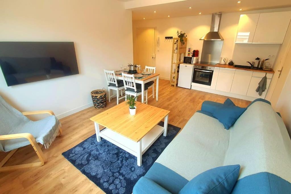Annemasse Apartment | FEEL AT HOME - 1 min from train station modern renovated flat