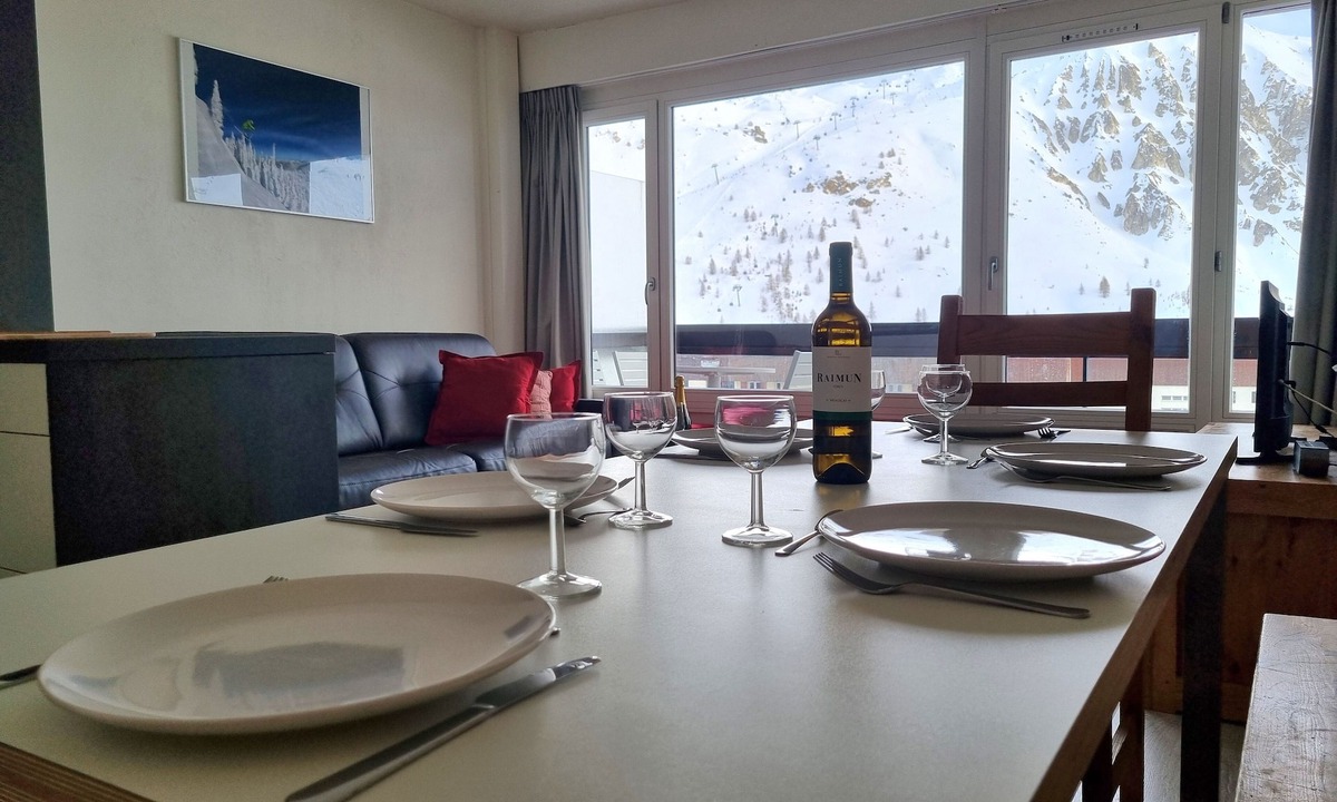 Tignes le Lac Apartment | Foot slopes! Beautiful apartment renovated, sun exposure, Tignes WIFI