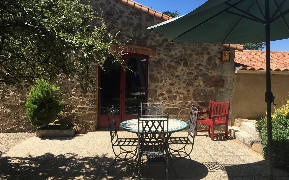 Saint-Michel-Mont-Mercure Cottage | 75 m² Cabin ∙ 2 bedrooms ∙ 4 guests