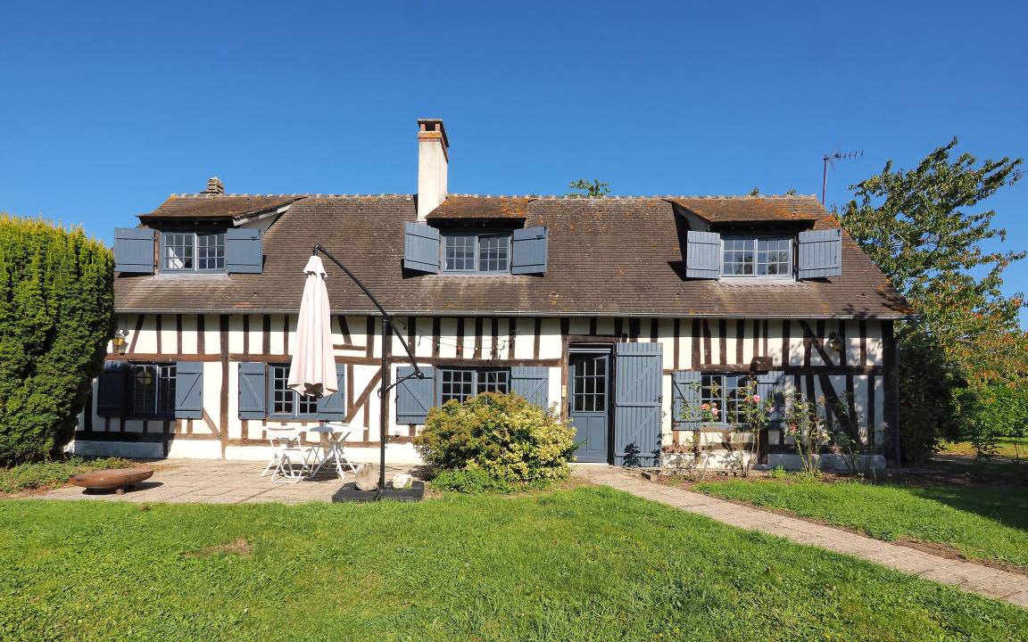 Francheville House | 130 m² House ∙ 3 bedrooms ∙ 8 guests