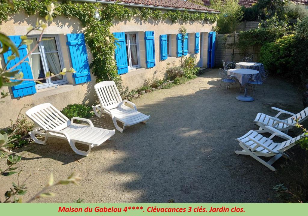 La Barre-de-Monts House | Fromentine Barre de Monts Demeure historique La Joséphine 1828 Trois Locations maisons indépendantes avec jardin clos 4 étoiles 3 CléVac 6 pers Très au calme Bienvenue aux animaux Moins 40 pour cent au mois hors saison