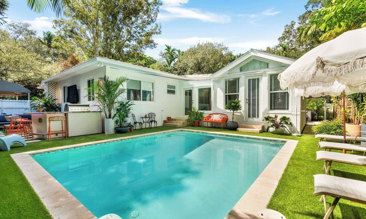 Southwest Coconut Grove House | Garden Grove- Miami Home with Private Pool