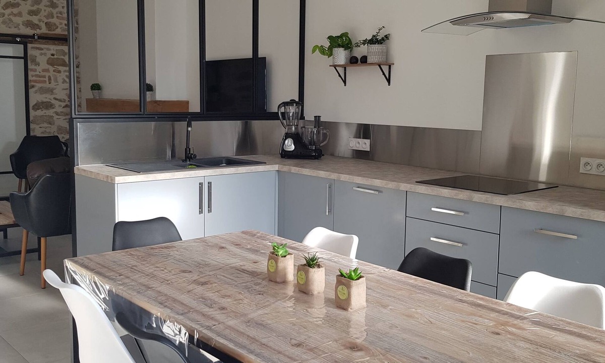 Mauleon House | Gite for 6 to 8 people, all renovated with Jacuzzi, 20 minutes from puy du fou