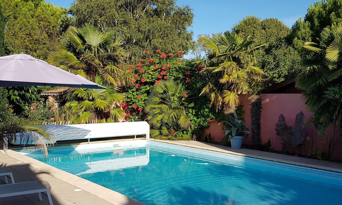 Puilboreau House | Guest house near downtown La Rochelle with heated pool