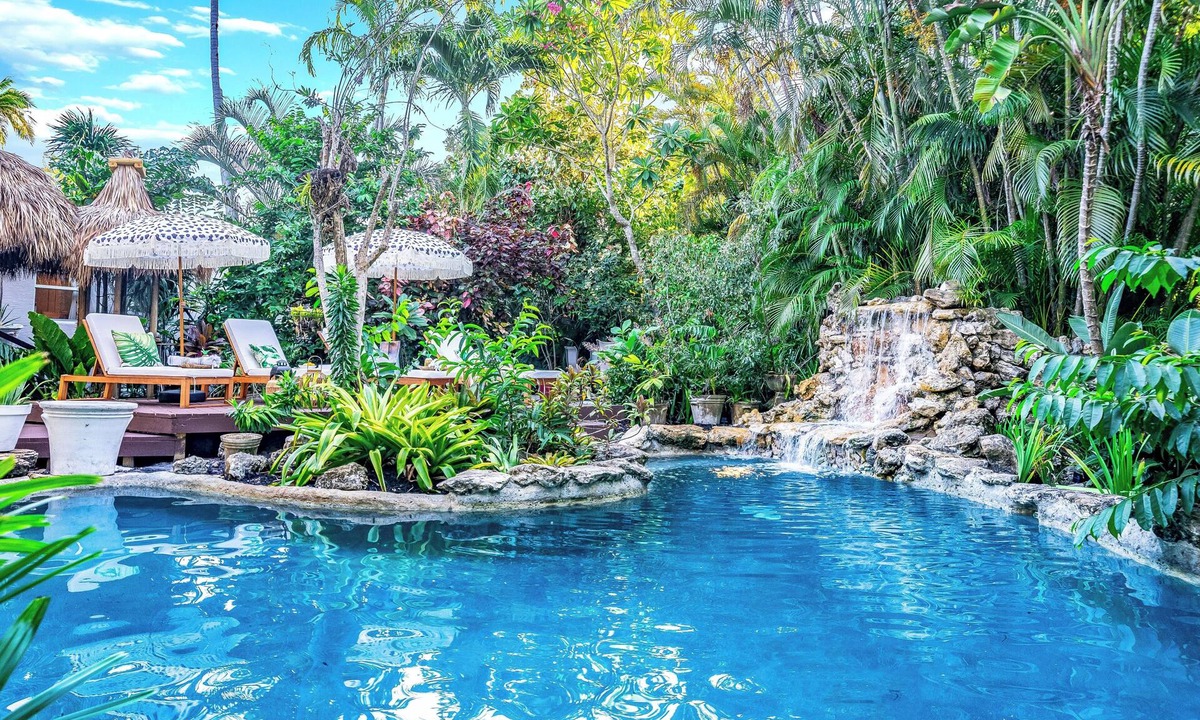 South Middle River House | Heated Pool/Hot Tub/10 min Beach & Airport - MAJOR INTERNATIONAL SPORTING EVENT!