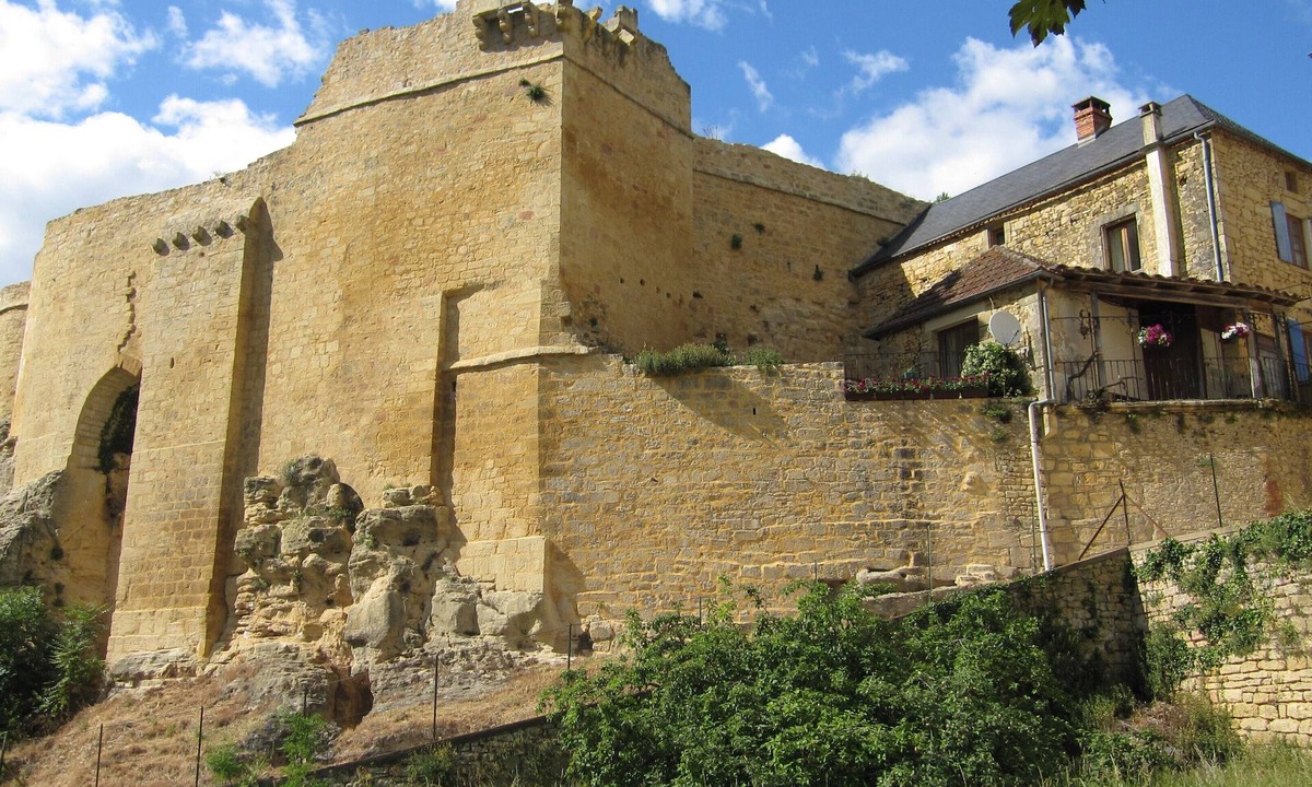 Carlux Villa | Historic stone house with spa on ramparts of 11th century castle near Sarlat