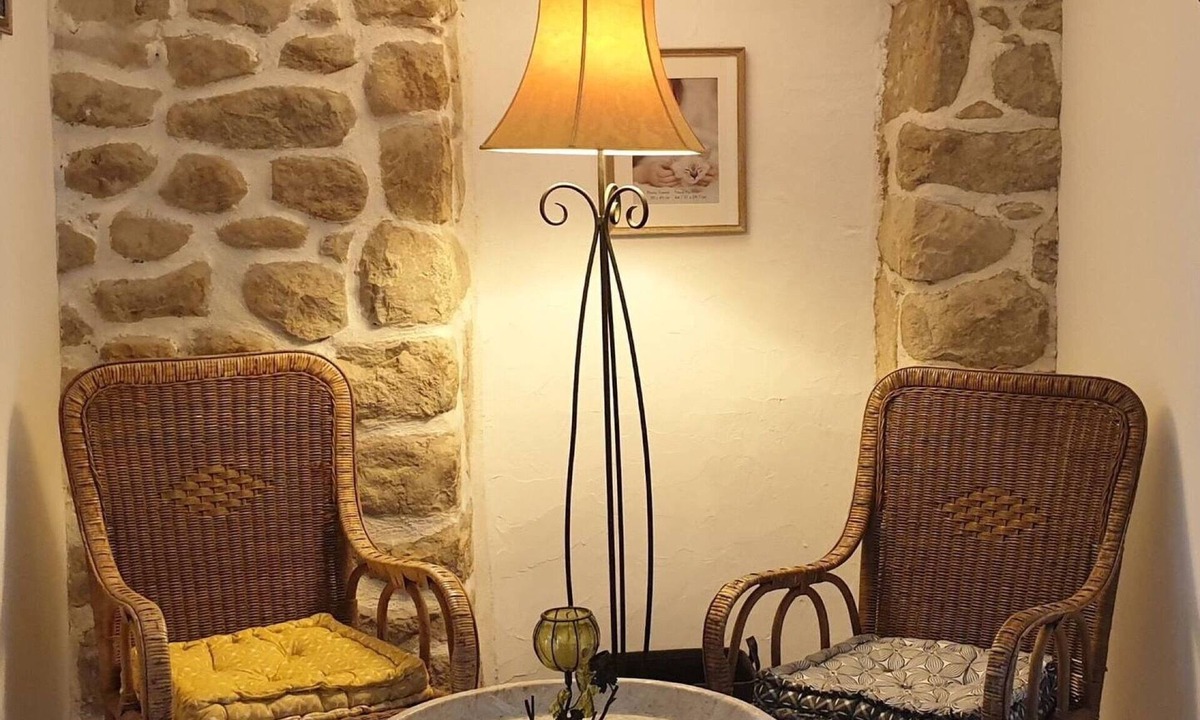 Veye House | Holiday Home 'Maison en Ardèche à 2 pas de la Dolce Via' with Wi-Fi