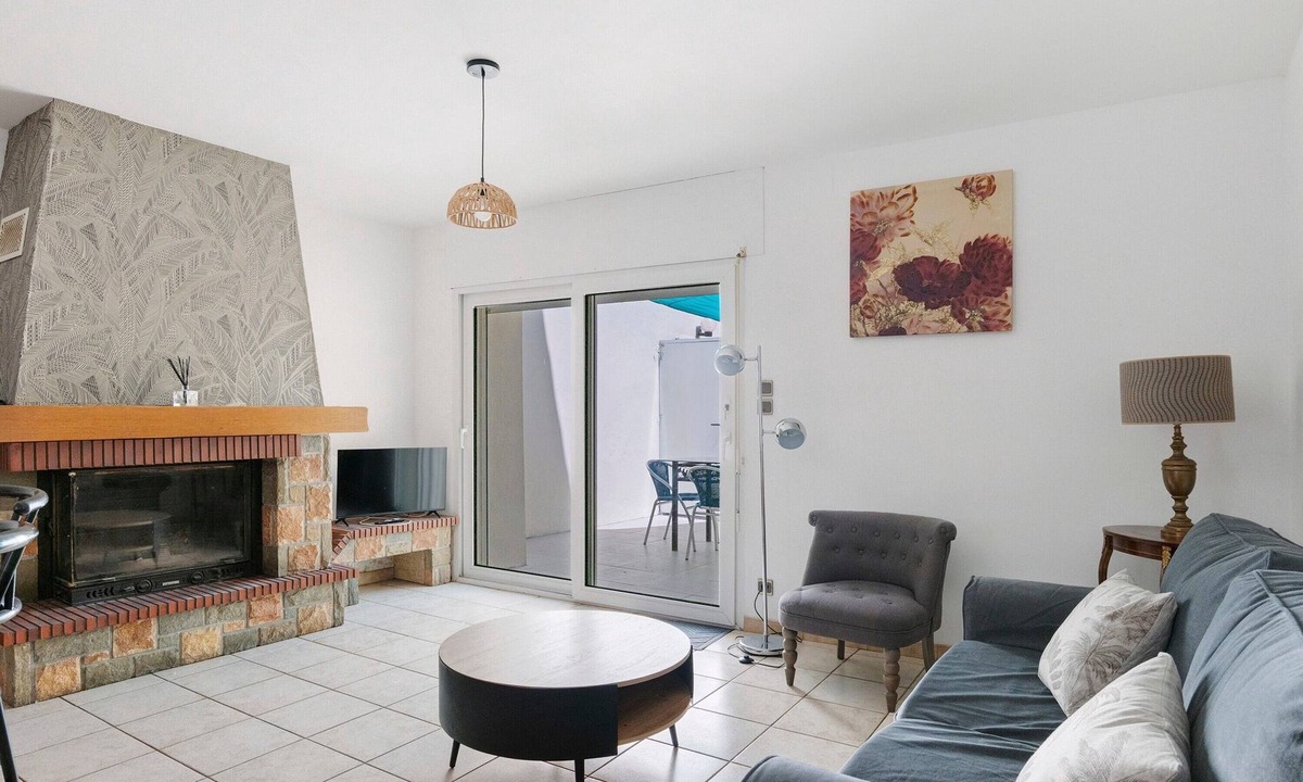 Couiza House | Holiday Home 'Gîte Cosy Au Coeur De Couiza' with Private Terrace and Wi-Fi