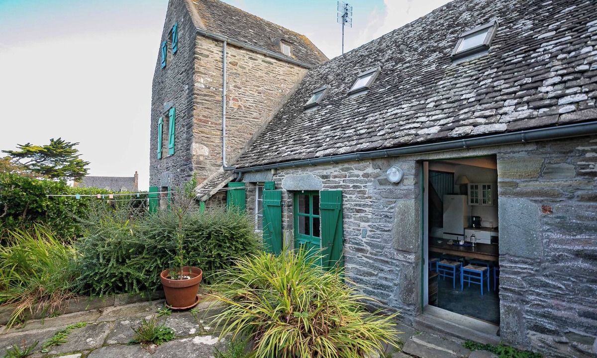 Locquirec House | Holiday Home 'Ker Ar Vro - Maison Atypique' with Wi-Fi