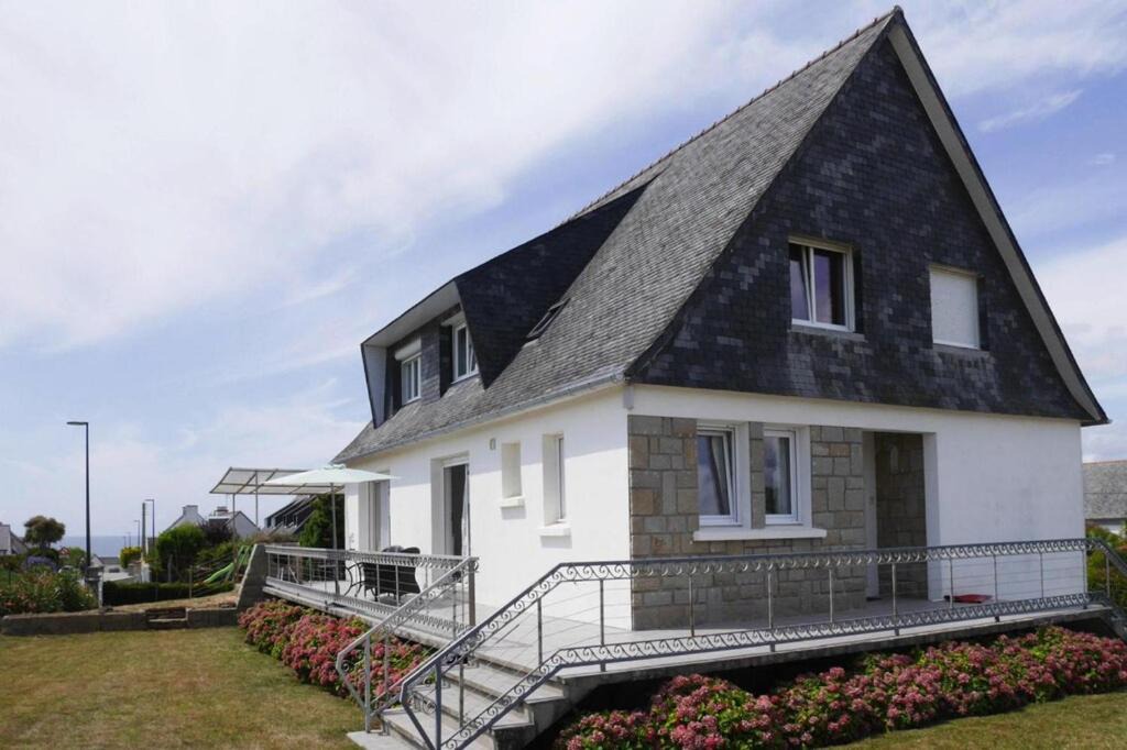 Saint-Nic House | Holiday home with jacuzzi and sea views, St Nic-Pentrez