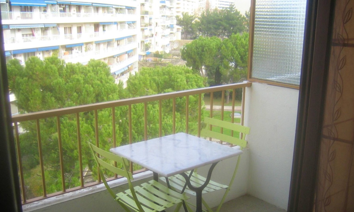 4th Arrondissement Apartment | Homerez - Beautiful studio for 2 ppl. with balcony at Marseille