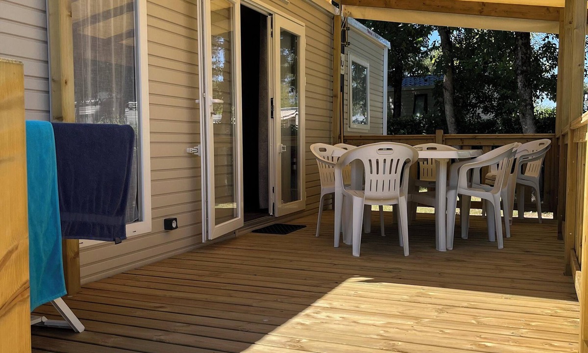 Bungalow Chambres Piscine Partagée Et Jardin Aménagé À | Coulanges