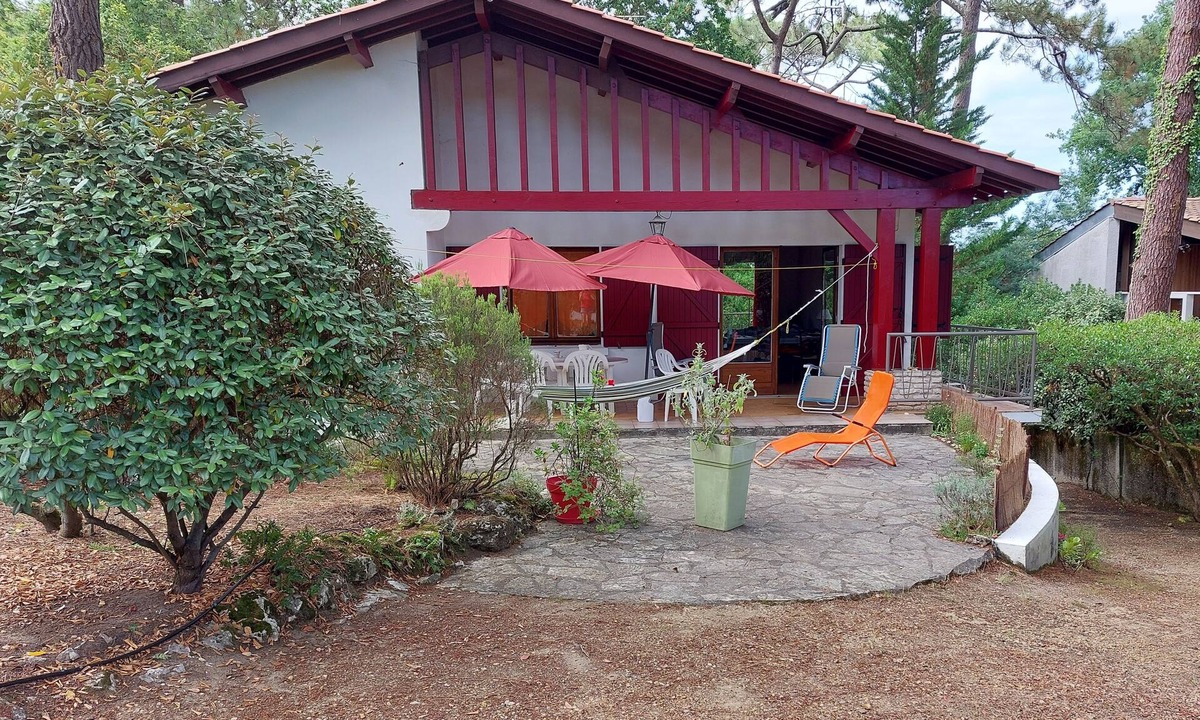 Lege-Cap-Ferret House | House for 6 people, partial view of the Bassin, enclosed garden, near the ocean