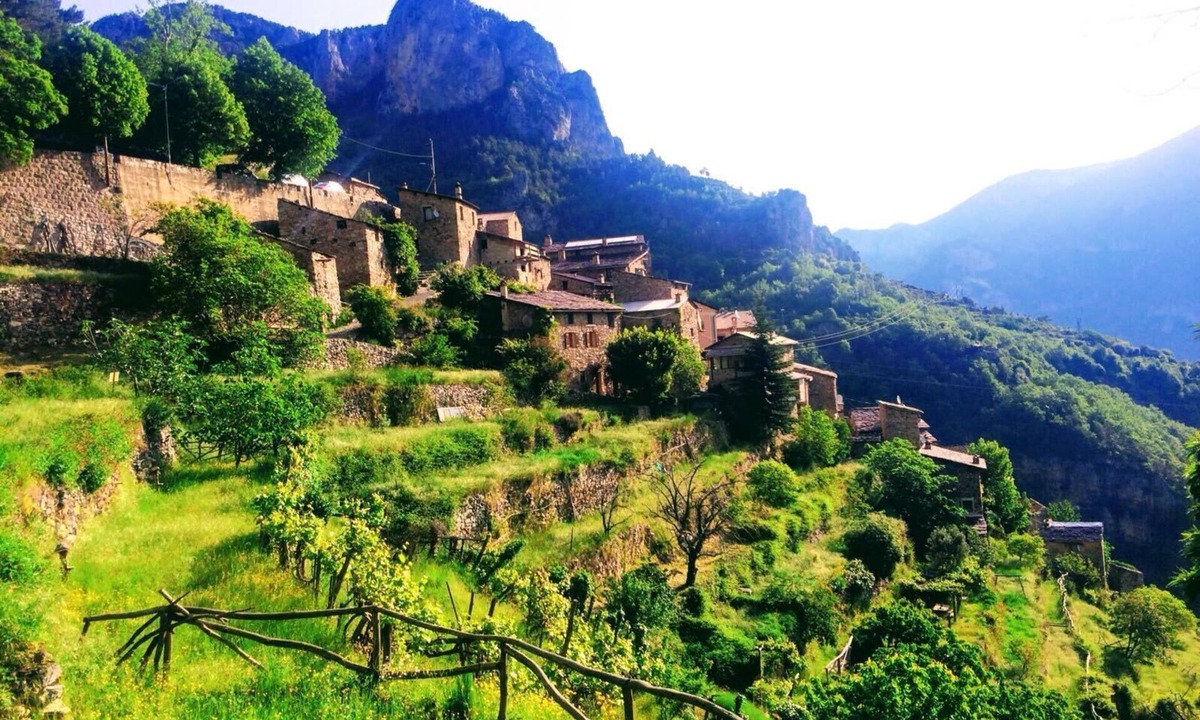 Fontan House | House in a haven of peace for 10 people