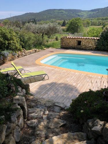 Besse-sur-Issole Bed & Breakfast | l'Oustaou B&B Piscine & Spa