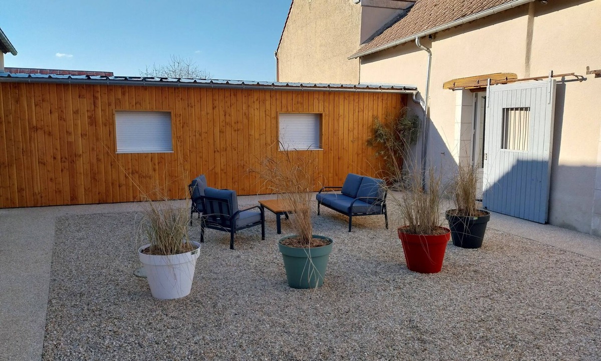 Beaune-la-Rolande House | "Le Bois au Loup." Maison Dans un Petit Hameau à la Campagne, au Calme