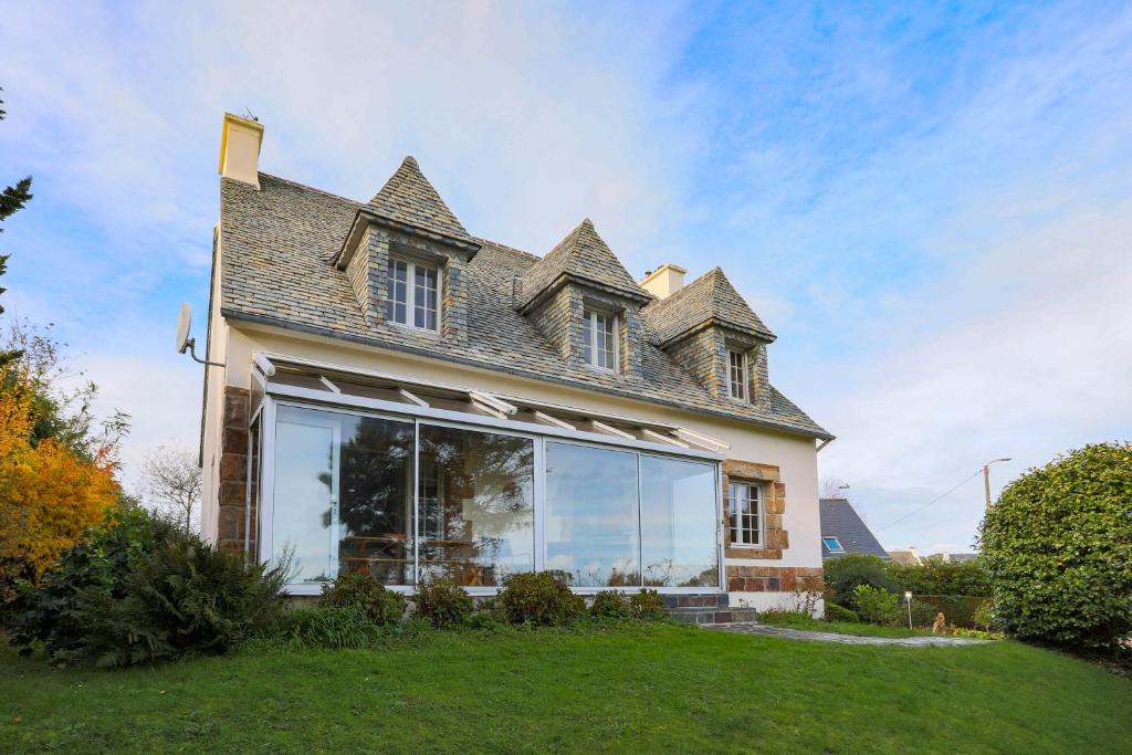 Locquirec House | Les Camelias