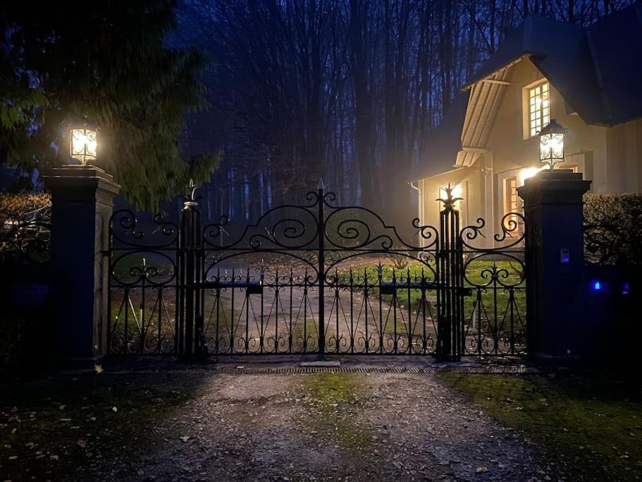 Pierrefitte-en-Auge House | Les Deux Maisons du Château
