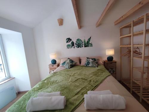 Genolhac Apartment | Les randonnées joyeuses - Location Cevennes Costa