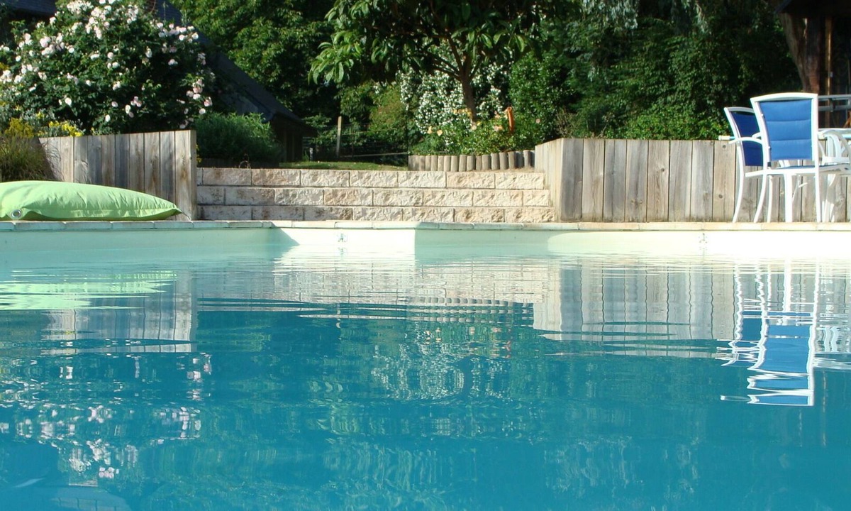 Saint-Alban House | Les Sirènes, character gîte with swimming pool, 20 minutes from the coast