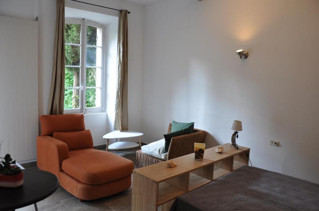 Sorgues Apartment | location studio meublé avec jardin