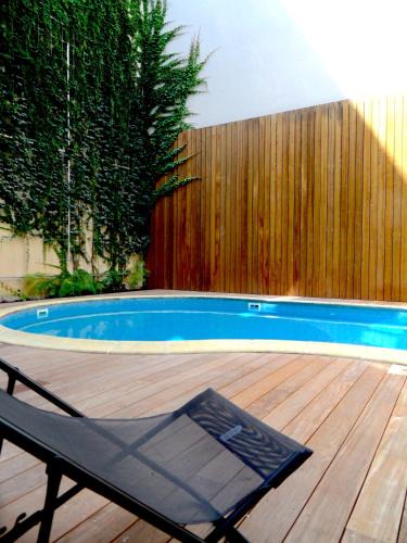 Hotel de Ville - Quinconces Bed & Breakfast | LOFT luxe hyper centre: terrasse/piscine/salle de sport