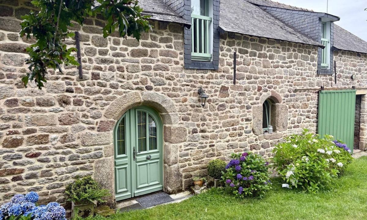 Le Croisty House | Longere Bretonne Dans UN Havre DE Verdure