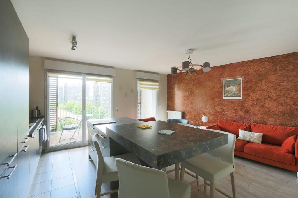 La Fuye-Velpeau Apartment | Lounge T3# garedeTours #standing
