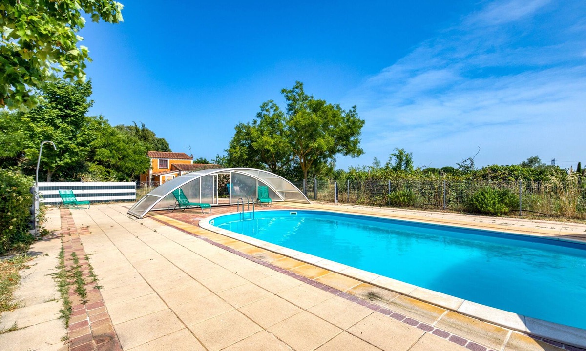 Aspiran Apartment | Lovely Riverside Studio with shared pool and private terrace
