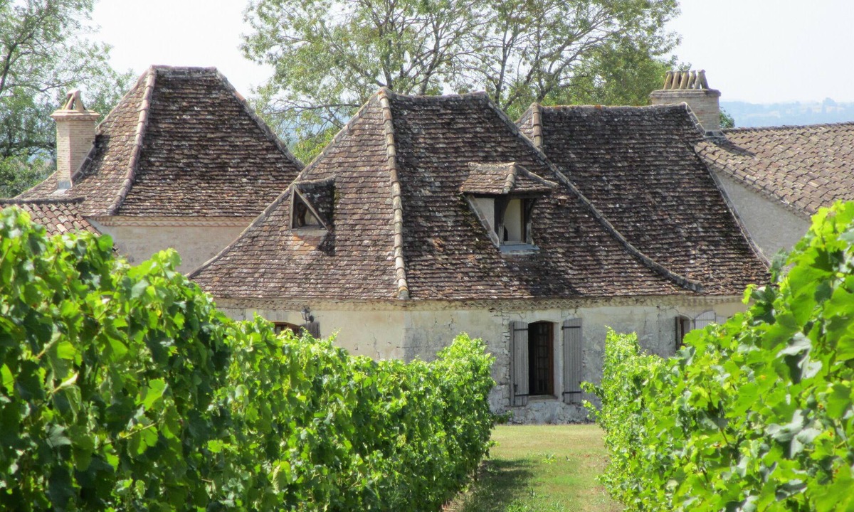 Boisse Cottage | Luxury gite for adult couples, peaceful, open views, large swimming pool