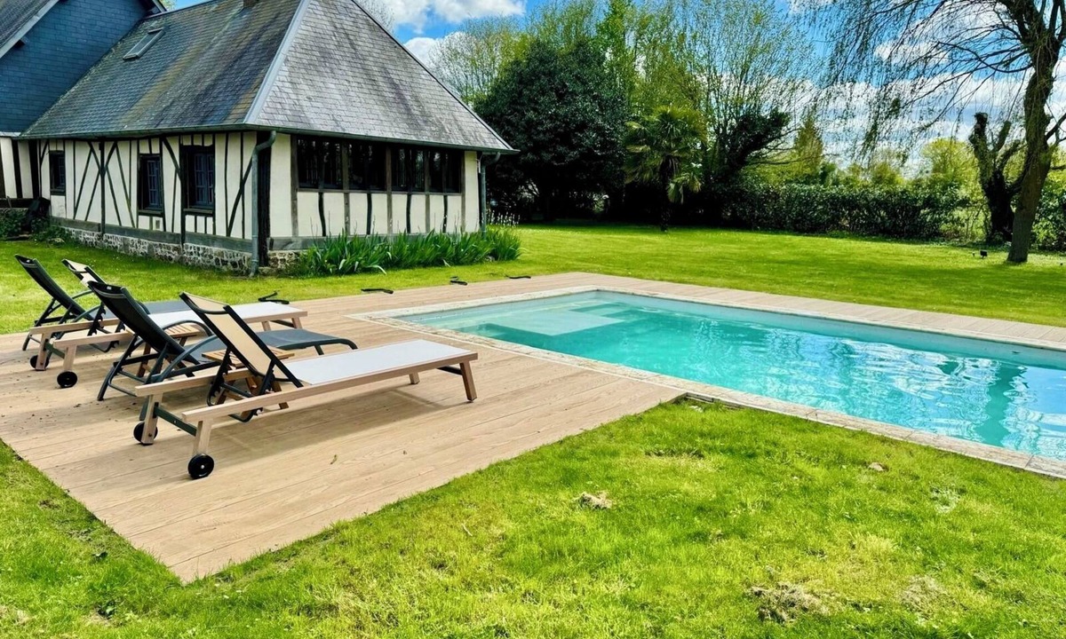 La Roussiere House | Maison de Campagne Avec Piscine et Terrain de Sport