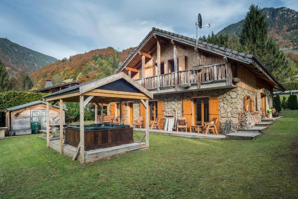 Saint-Jean-dʼAulps Ski Chalet | Mountain Voyages - Chalet Allechant